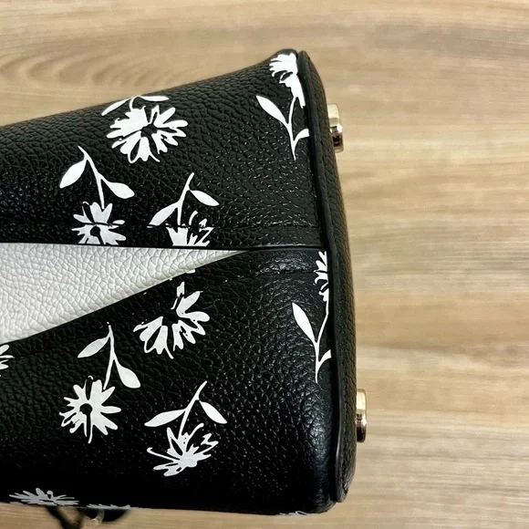 Kate Spade Black and White Floral Crossbody - Picture 7 of 16